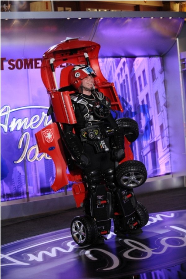 Amazing Drive Suits Robot Costumes That Transform And Roll Out Image  (5 of 7)